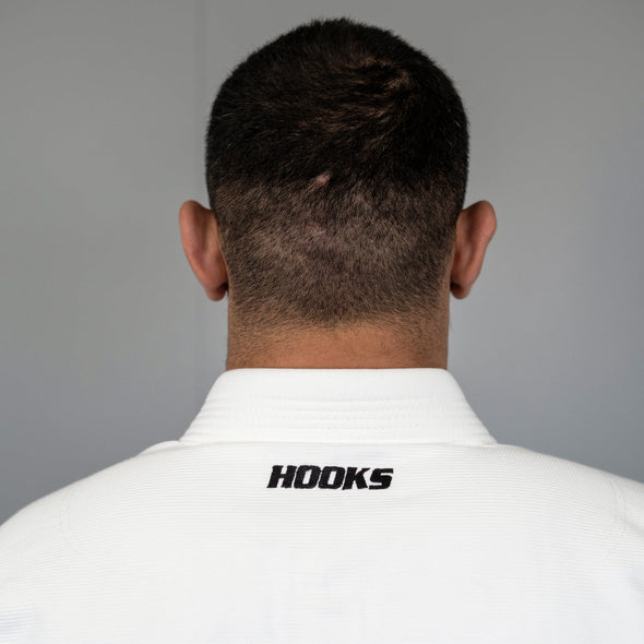 Hooks Core BJJ GI - White includes White Belt