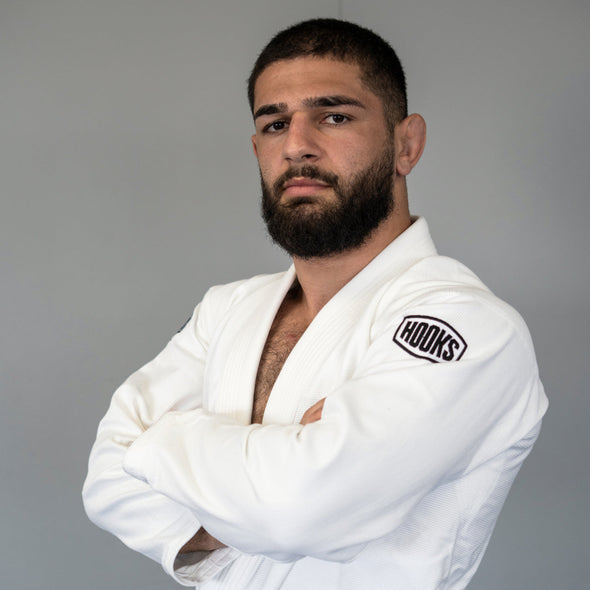 Hooks Core BJJ GI - White includes White Belt